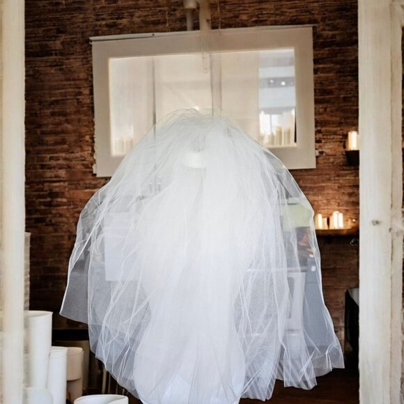 1940s 50s Juliet Cap Veil Crochet Floral Lace Wired For Updo White 4 Layer Tulle main image 15